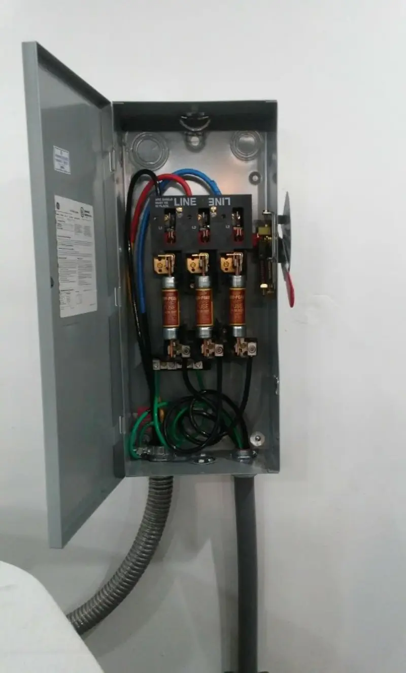 Three-phase disconnect switch installed for Smoke Detector Installation in Visalia